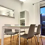 Sandrix - Stylish And Exclusive In Tricolore