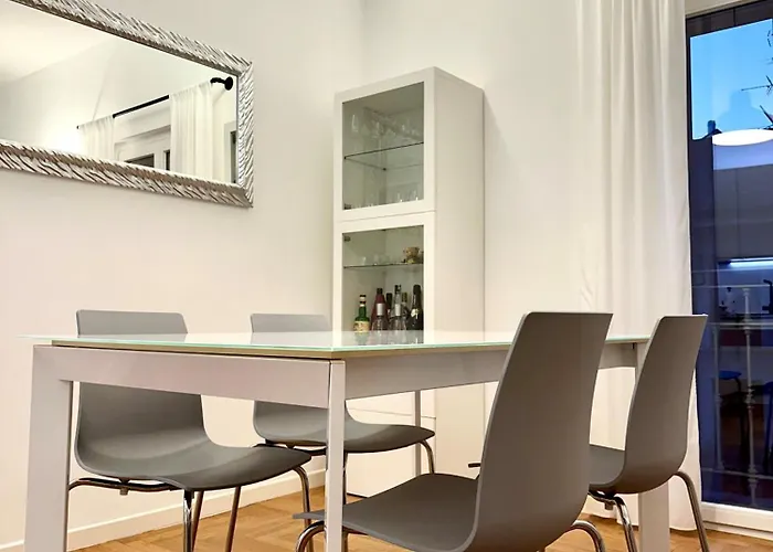 Sandrix - Stylish And Exclusive In Tricolore