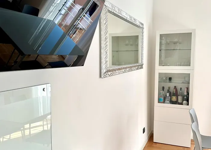 Sandrix - Stylish And Exclusive In Tricolore Apartment